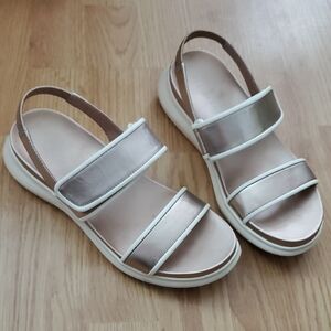 Cole Haan Women's Leather Sandals in Rose Gold Metallic Size 6